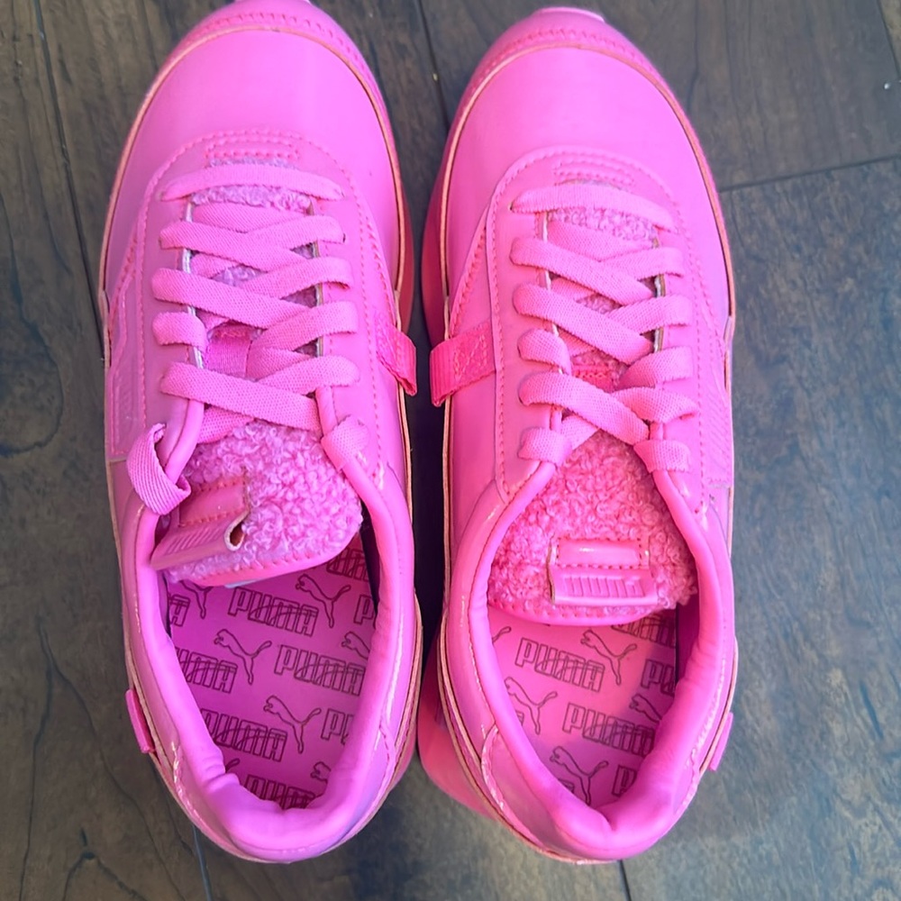 Brand new pink Puma